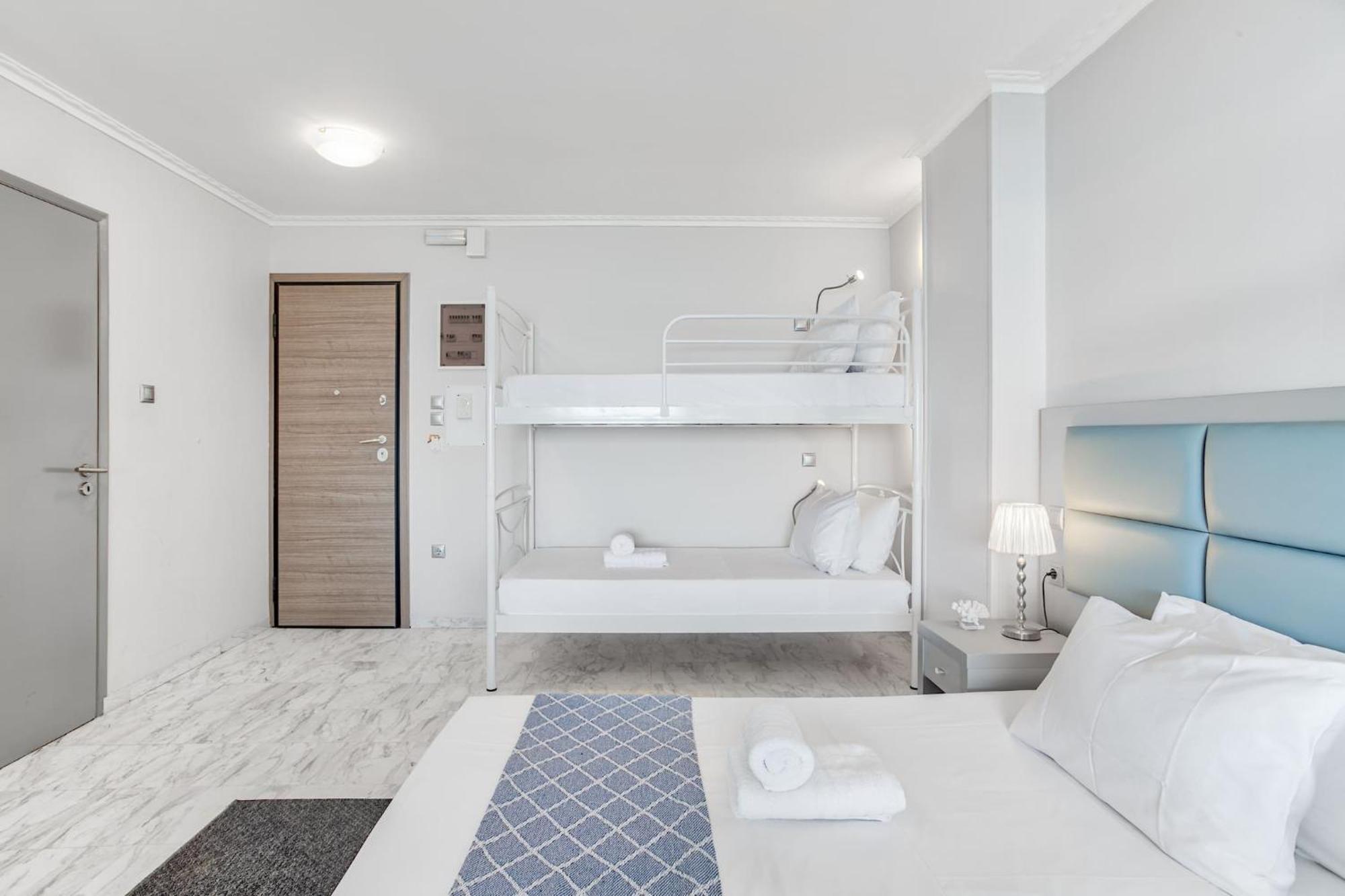 Modern Seaside Oasis In Pireas, Seaview & King Bed Apartment Exterior photo
